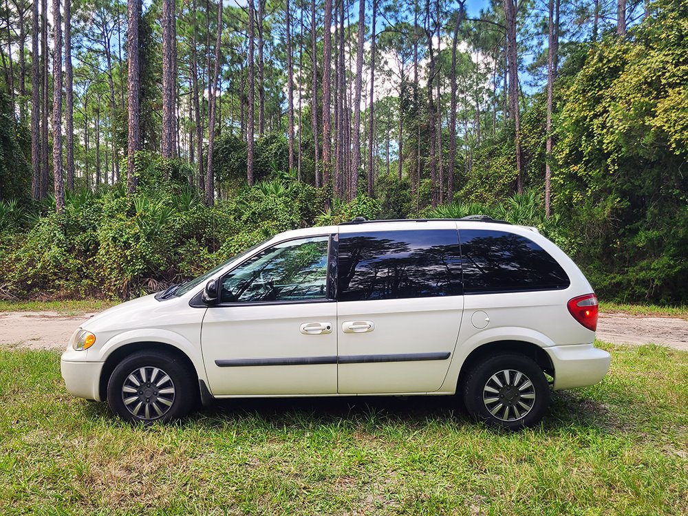 Used 2007 Chrysler Town & Country w/ Popular Equipment Group I FWD image 7