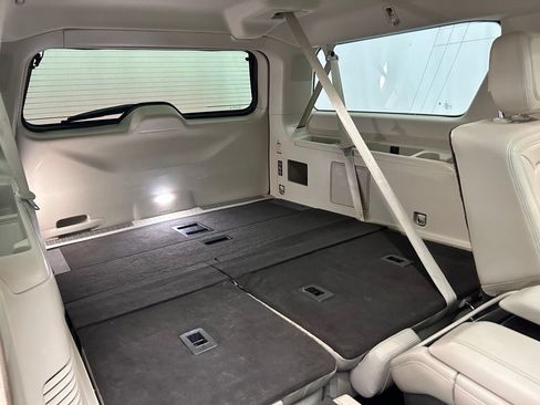 Used 2020 Lincoln Navigator L Reserve w/ Equipment Group 208A Reserve AWD/4WD image 17