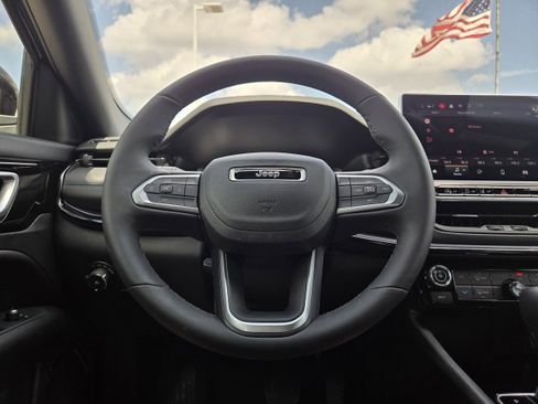 New 2026 Jeep Compass Latitude image 41