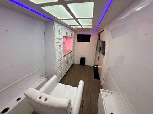 Used 2013 Mercedes-Benz Sprinter 2500 image 21