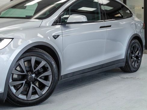 Used 2024 Tesla Model X image 19