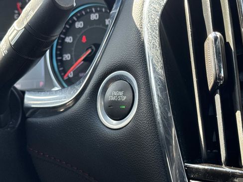 Used 2023 Chevrolet Traverse RS image 6