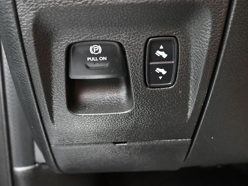 Used 2022 RAM 1500 Laramie AWD/4WD image 28