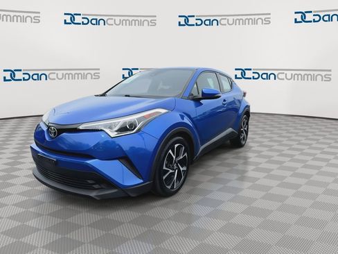 Used 2018 Toyota C-HR XLE FWD image 4