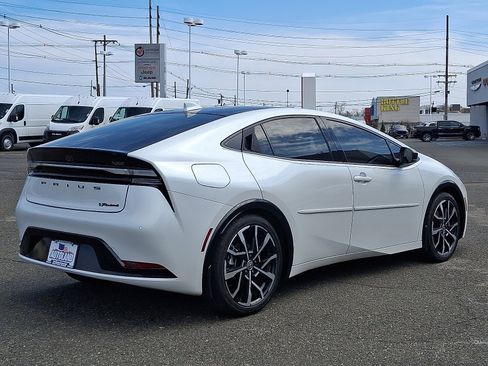 Used 2023 Toyota Prius Prime image 7