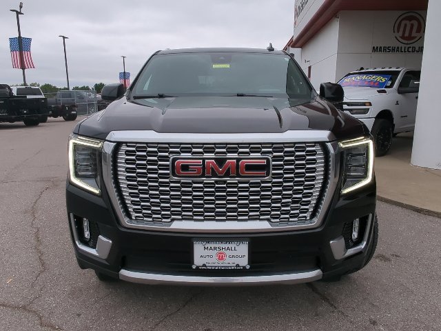 Used 2023 GMC Yukon XL Denali AWD/4WD image 4