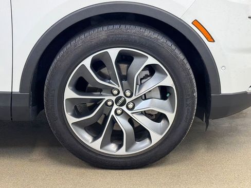Used 2023 Lincoln Nautilus Reserve AWD/4WD image 4