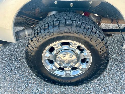 Used 2014 Ford F250 XLT w/ XLT Premium Package AWD/4WD image 17