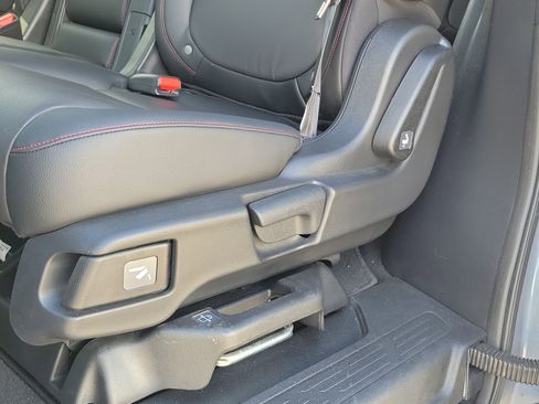 Certified 2025 Honda Odyssey Sport-L image 18