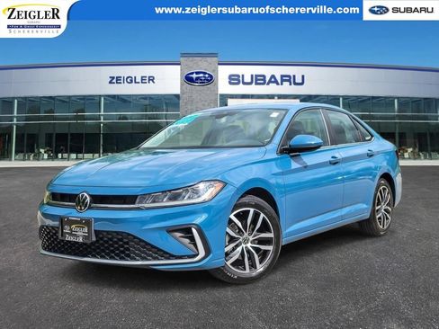 Used 2025 Volkswagen Jetta SE FWD image 1