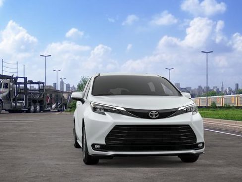New 2026 Toyota Sienna XLE FWD image 18