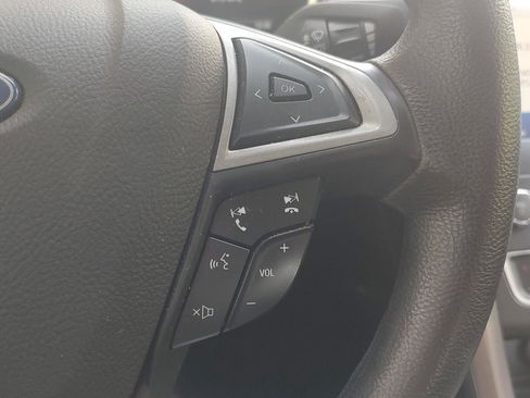 Used 2020 Ford Fusion SE FWD image 13
