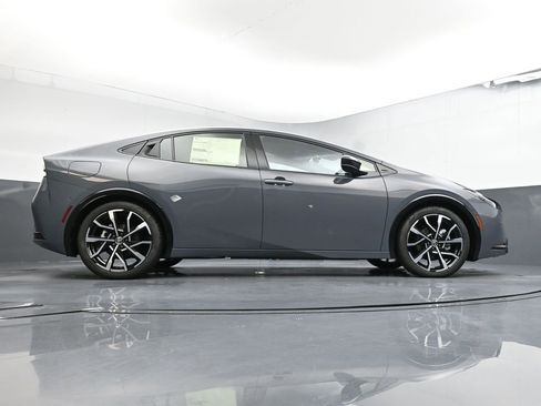 New 2025 Toyota Prius Plug-In Hybrid image 35