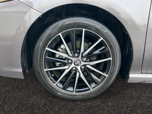 Used 2024 Toyota Camry SE image 14