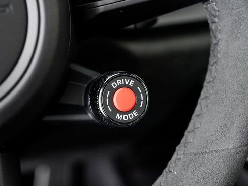 Certified 2025 Porsche 911 Carrera GTS image 15