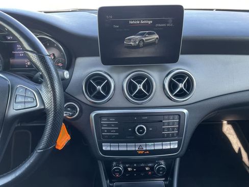 Used 2020 Mercedes-Benz GLA 250 4MATIC image 13