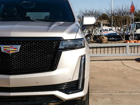 Used 2021 Cadillac Escalade ESV Sport image 51