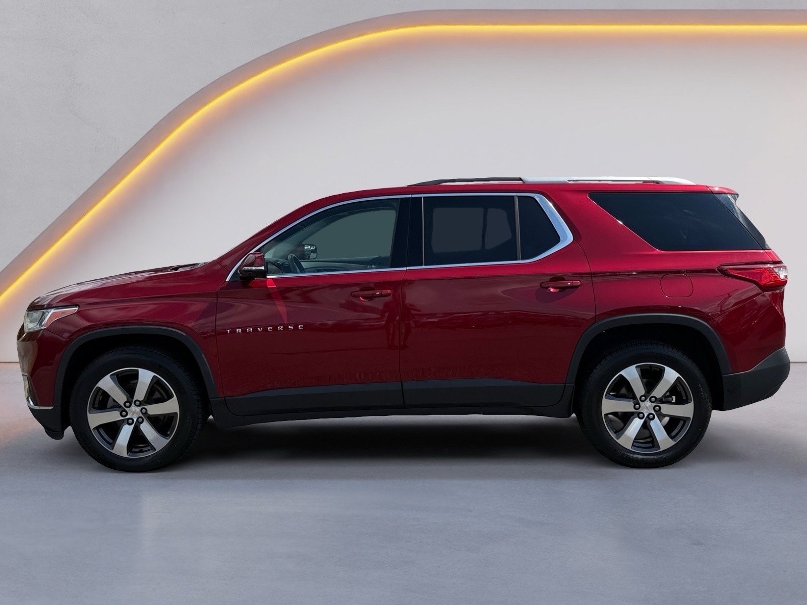 Used 2018 Chevrolet Traverse LT w/ LPO, Floor Liner Package FWD image 6