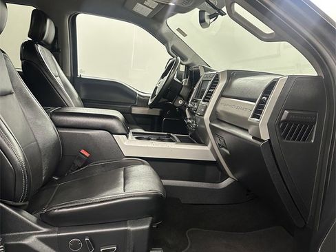 Used 2019 Ford F250 Lariat w/ Chrome Package image 43