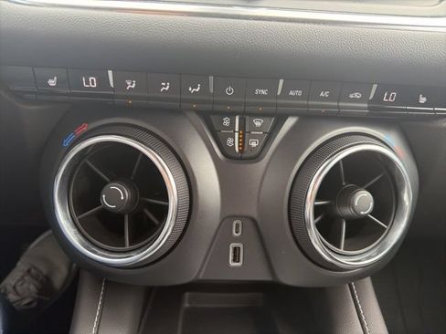 Used 2024 Chevrolet Blazer LT w/ Convenience Package FWD image 16