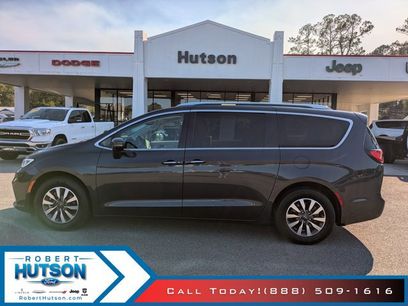 Used 2021 Chrysler Pacifica Touring-L