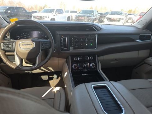 Used 2023 GMC Yukon Denali image 6