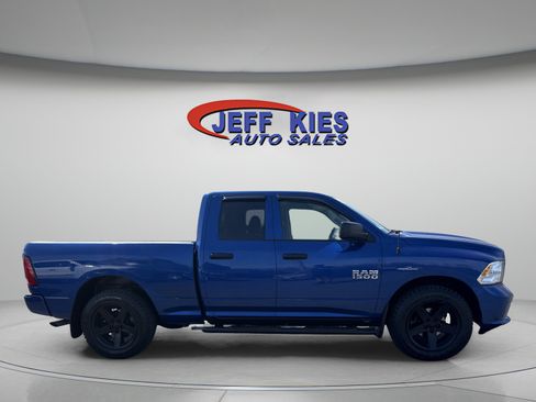Used 2018 RAM 1500 Express w/ Express Value Package AWD/4WD image 4