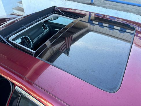 Used 2019 Chrysler 300 Limited image 28