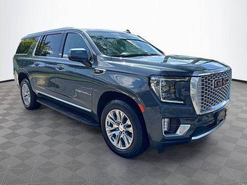 Used 2021 GMC Yukon XL Denali AWD/4WD image 4