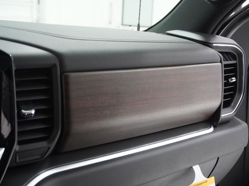 New 2026 Chevrolet Silverado 1500 High Country w/ High Country Premium Package AWD/4WD image 31