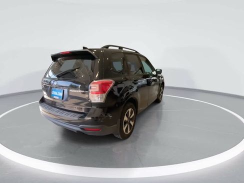 Used 2017 Subaru Forester 2.5i Premium w/ All-Weather Package AWD/4WD image 8