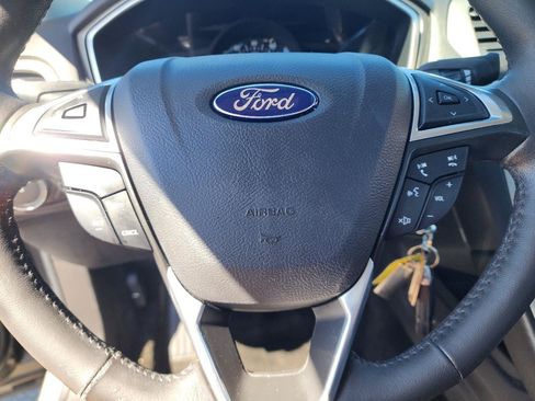 Used 2016 Ford Fusion SE w/ Equipment Group 202A FWD image 17