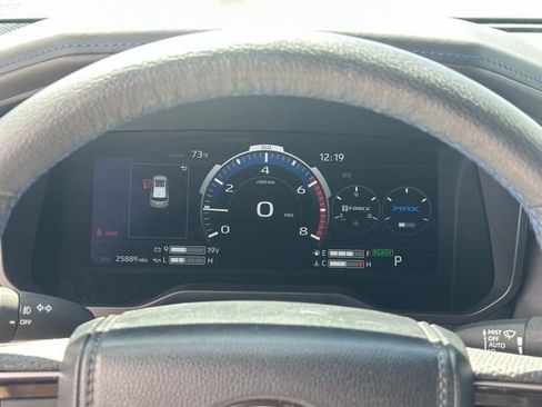 Used 2024 Toyota Sequoia Platinum AWD/4WD image 7