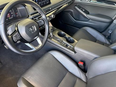 Used 2025 Honda Civic Sport Touring image 4