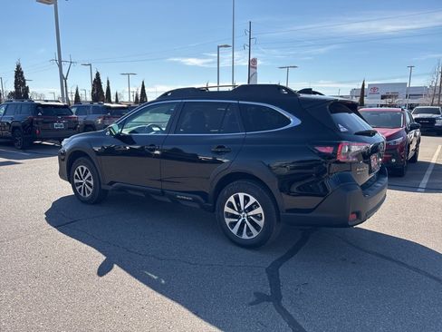 Used 2025 Subaru Outback Premium image 6
