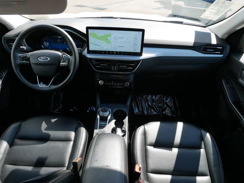 Certified 2024 Ford Escape Platinum AWD/4WD image 10
