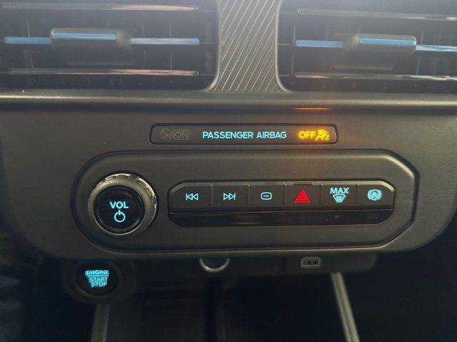 Used 2026 Ford Maverick Lobo AWD/4WD image 3