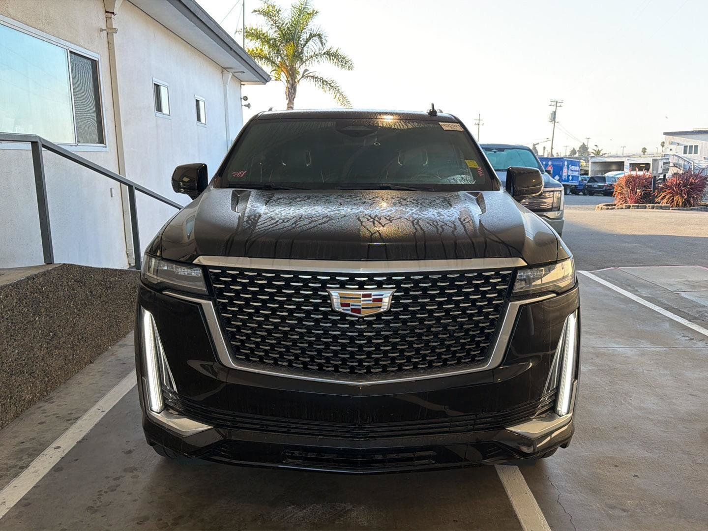 Used 2022 Cadillac Escalade ESV Premium Luxury RWD image 2