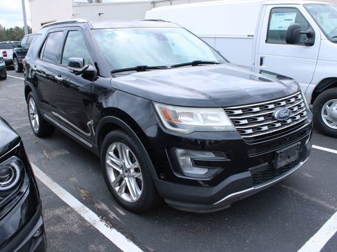 Used 2016 Ford Explorer Limited w/ Equipment Group 301A FWD image 3
