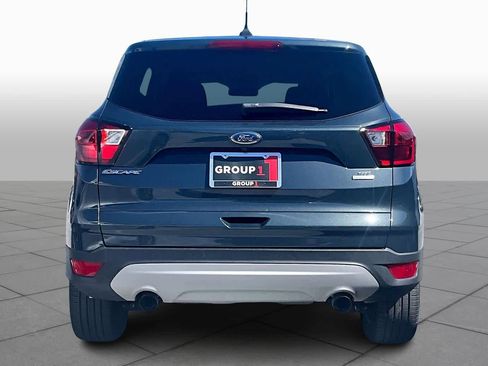 Used 2019 Ford Escape SE image 4