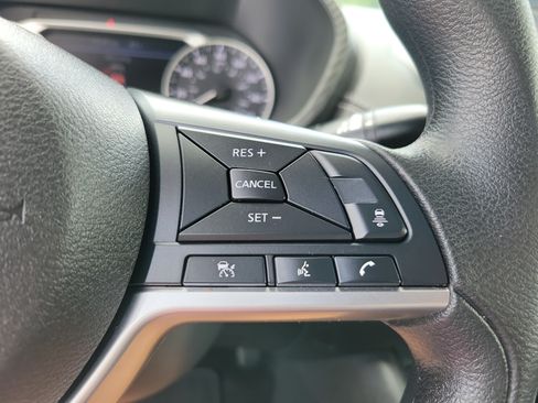 Used 2025 Nissan Sentra SV FWD image 15