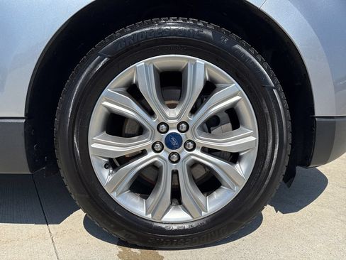 Used 2022 Ford Edge Titanium AWD/4WD image 49