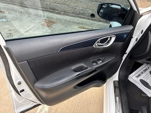 Used 2019 Nissan Sentra SR FWD image 7