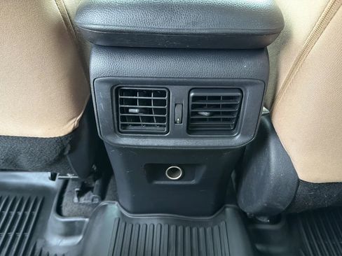 Used 2022 Toyota RAV4 LE AWD/4WD image 29