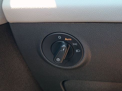 Certified 2022 Volkswagen Taos SE AWD/4WD image 21