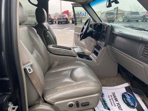 Used 2005 Chevrolet Tahoe LT w/ LT Preferred Equipment Group image 12