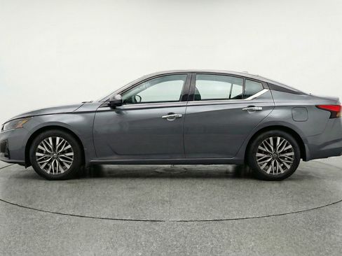 Used 2025 Nissan Altima 2.5 SV FWD image 5