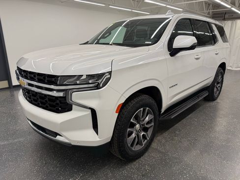 Used 2023 Chevrolet Tahoe LT w/ Luxury Package image 4