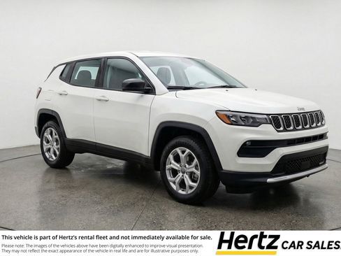 Used 2025 Jeep Compass Latitude AWD/4WD image 1