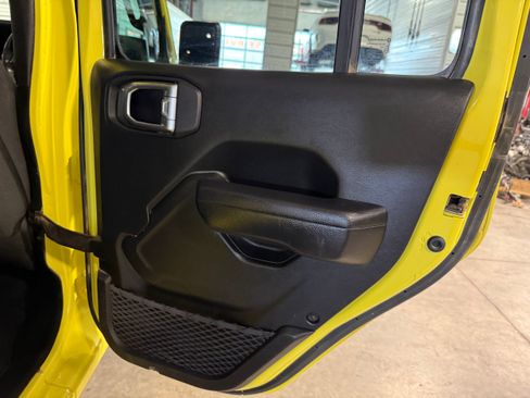 Used 2024 Jeep Wrangler Unlimited Sport AWD/4WD image 18